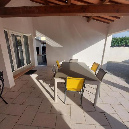 Studio Neuf Avec Acces Piscine Valergues Exterior foto